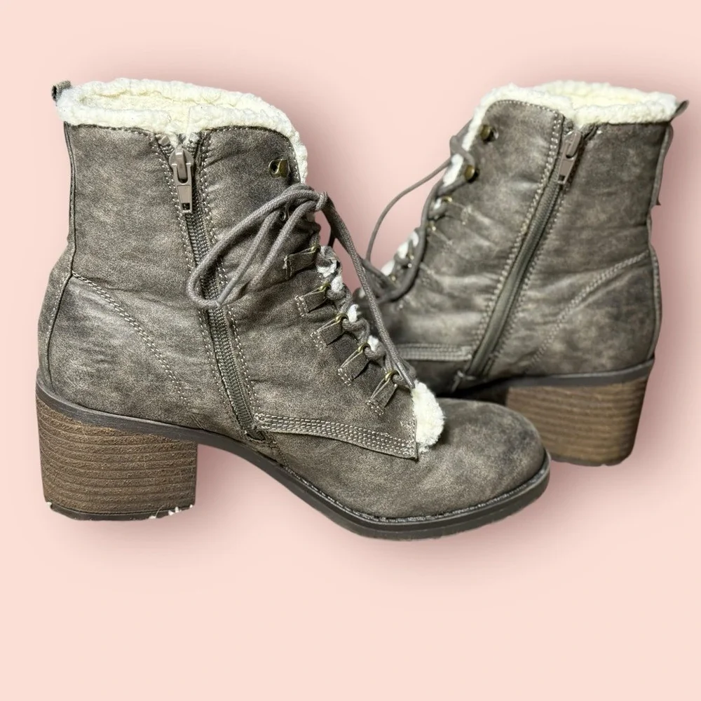 MIA Gray Faux Fur‎ Lace-Up Ankle Boots Womens 8.5 Block Heel Winter Cozy Warm